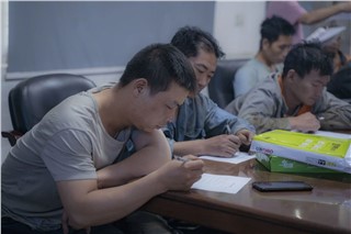 朝陽集團開展行車和有限作業(yè)空間安全操作培訓、道路交通安全培訓